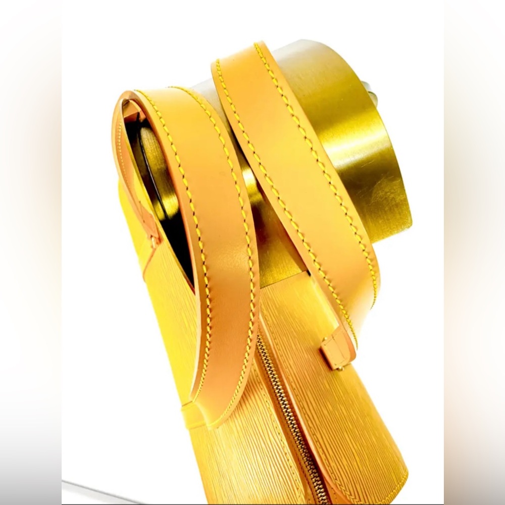 Pre-loved Louis Vuitton Epi Leather Shoulder - Picture 5 of 8